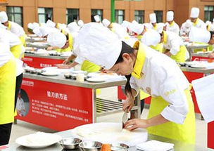 酒店餐饮管理与学厨师的路径选择 从烹饪培训学校到系统思考
